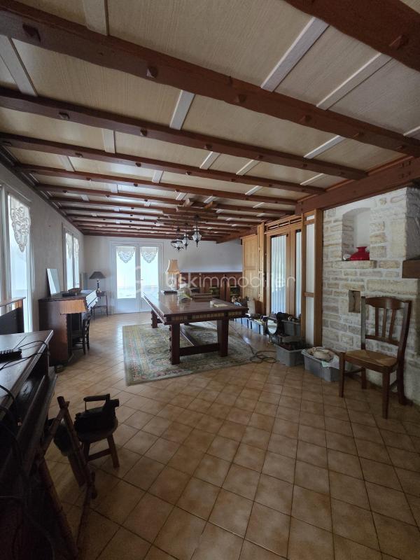 Maison traditionnelle - 167 m² - 4 pièces