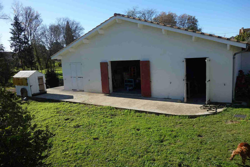 Maison - 228 m² - 5 pièces