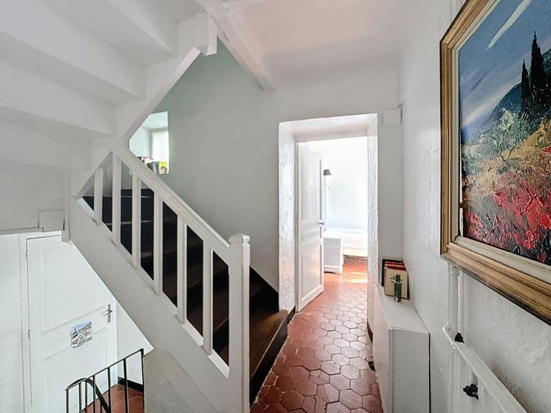 Mas - 350 m² - 6 pièces