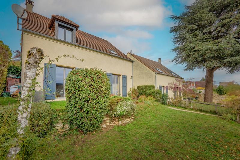 Maison - 138 m² - 5 pièces