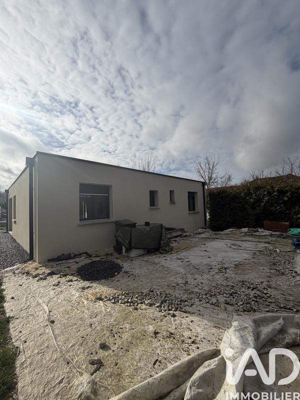 Maison - 93 m² - 4 pièces