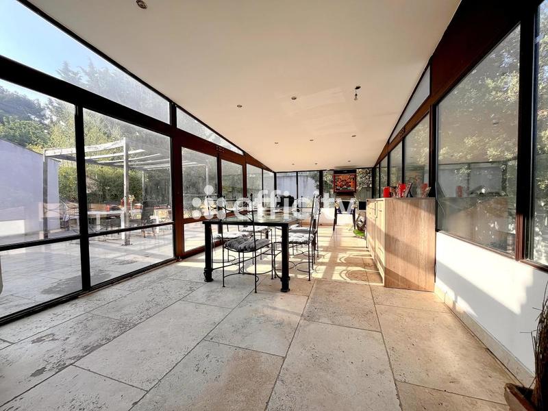 Maison - 305 m² - 7 pièces