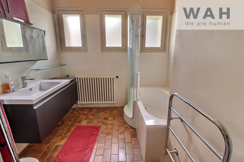 Villa - 364 m² - 9 pièces