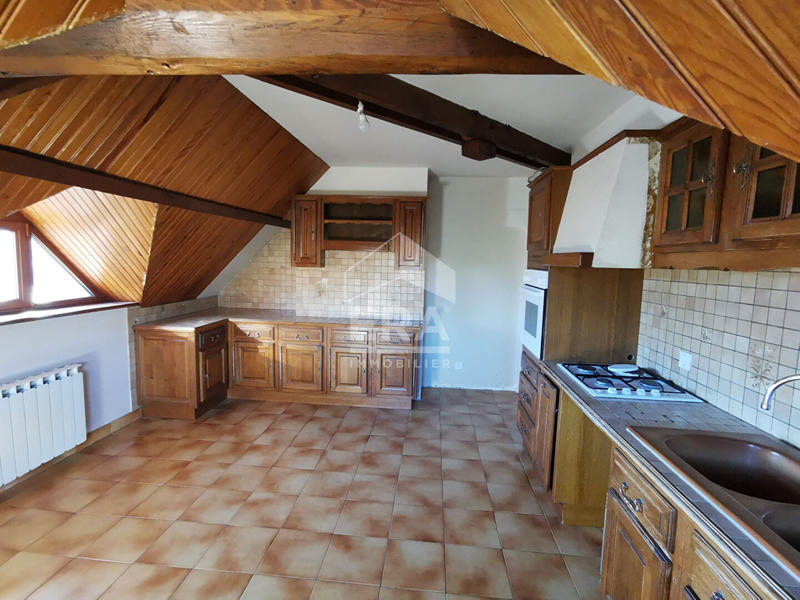 Maison - 225 m² - 10 pièces