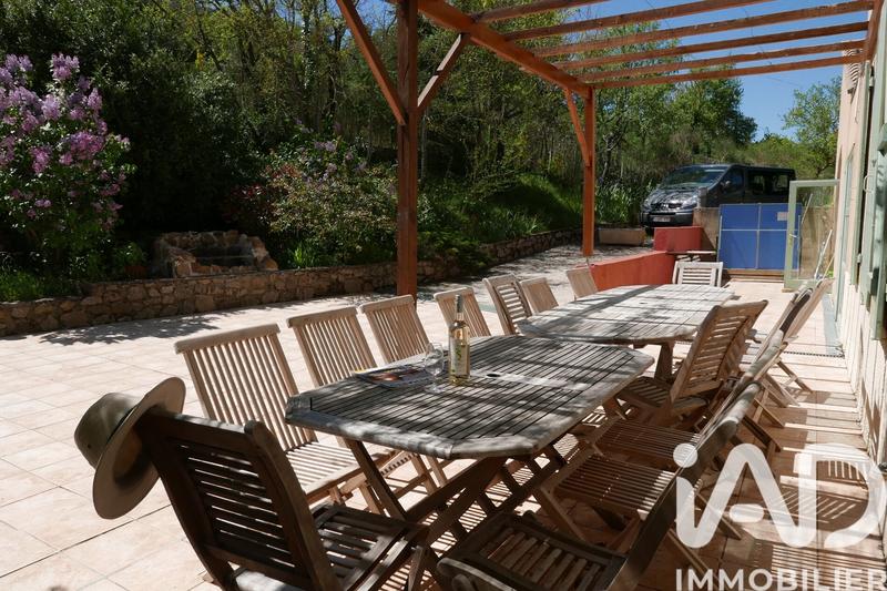 Maison - 340 m² - 9 pièces