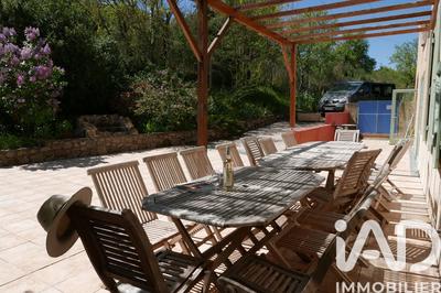 Maison - 340 m² - 9 pièces