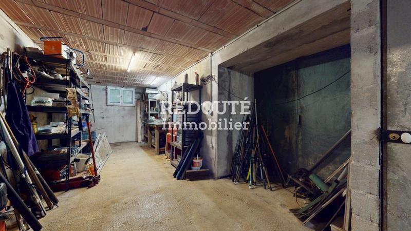 Propriété - 239 m² - 8 pièces