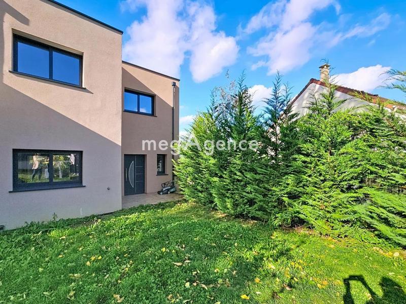 Maison - 108 m² - 5 pièces