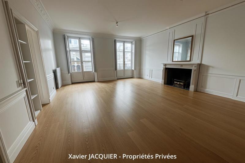 Appartement - 90 m² - 3 pièces