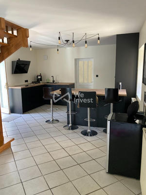 Maison - 208 m² - 8 pièces