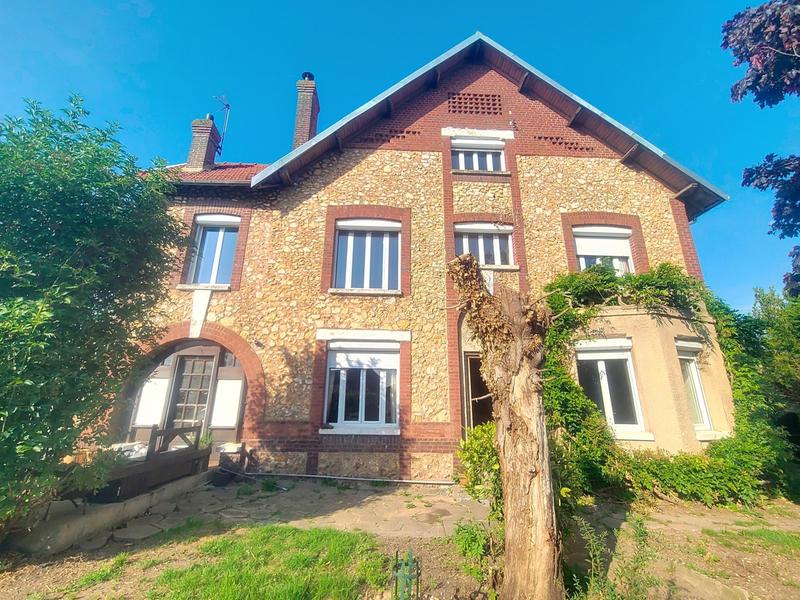 Maison - 143 m² - 8 pièces