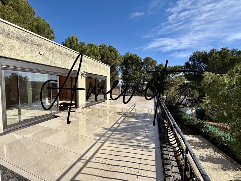 Duplex - 143 m² - 5 pièces