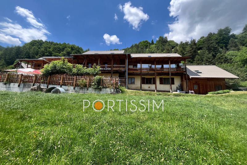 Fonds de commerce - Magasins - 700 m²