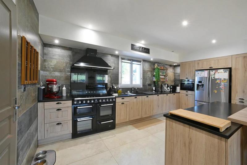 Villa - 232 m² - 8 pièces