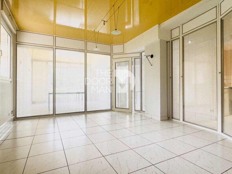 Bureau - 229 m² - 7 pièces