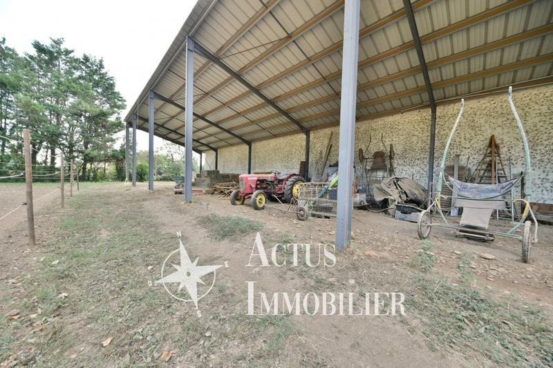 Propriété - 295 m²