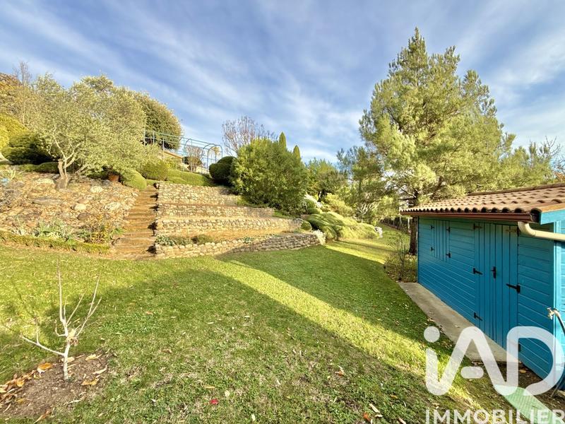 Maison - 210 m² - 8 pièces