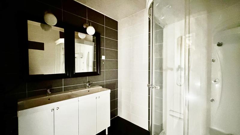 Appartement - 153 m² - 5 pièces