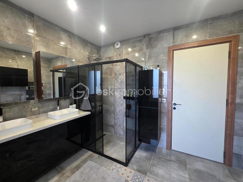 Maison d'architecte - 225 m² - 7 pièces