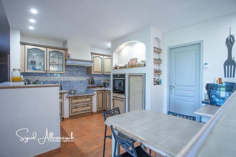 Maison - 345 m² - 10 pièces