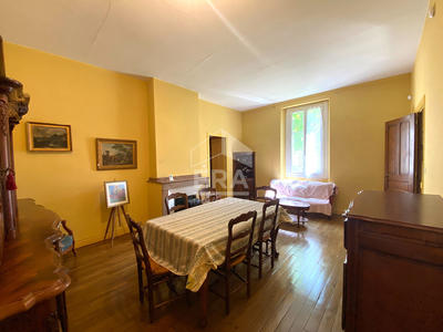 Maison - 163 m² - 6 pièces