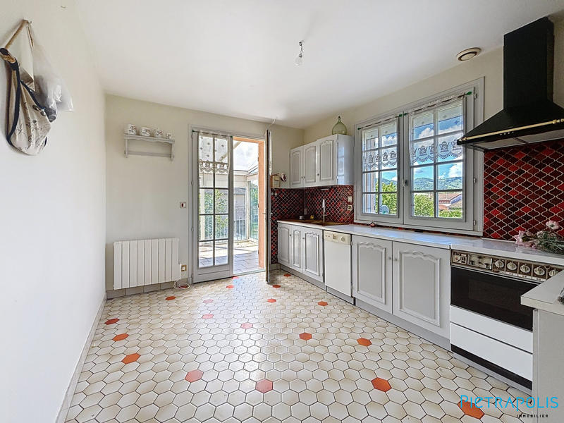 Maison - 110 m² - 5 pièces