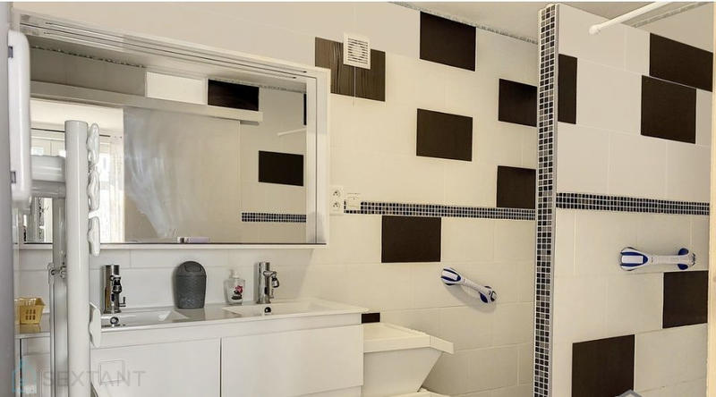 Maison - 197 m² - 9 pièces