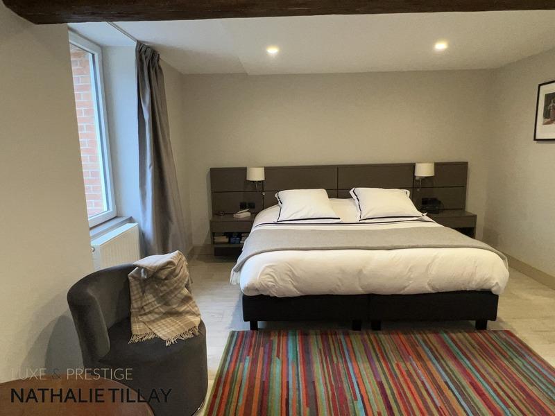 Propriété - 250 m² - 8 pièces