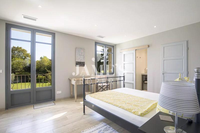 Maison - 187 m² - 6 pièces