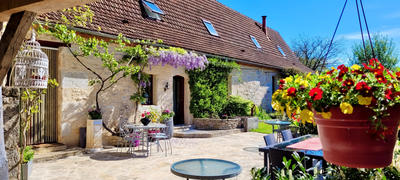 Maison - 234 m² - 10 pièces