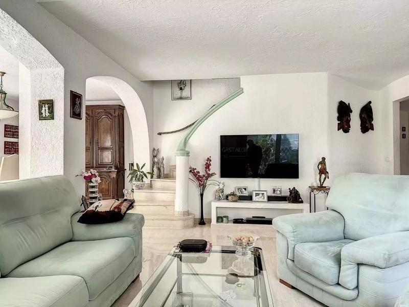 Villa - 320 m² - 10 pièces