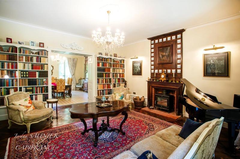 Demeure - 393 m² - 14 pièces