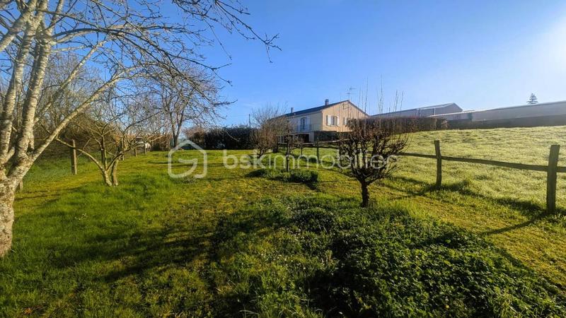 Maison traditionnelle - 130 m² - 8 pièces