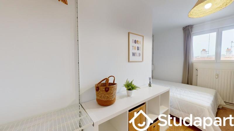 Chambre - 13 m² - 1 pièce