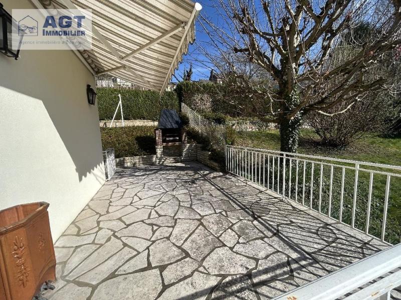 Maison - 99 m² - 6 pièces