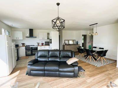 Maison - 96 m² - 4 pièces