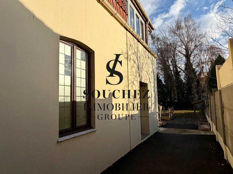 Maison - 250 m² - 8 pièces