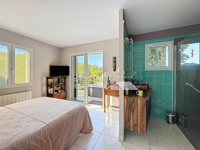 Maison - 168 m² - 7 pièces