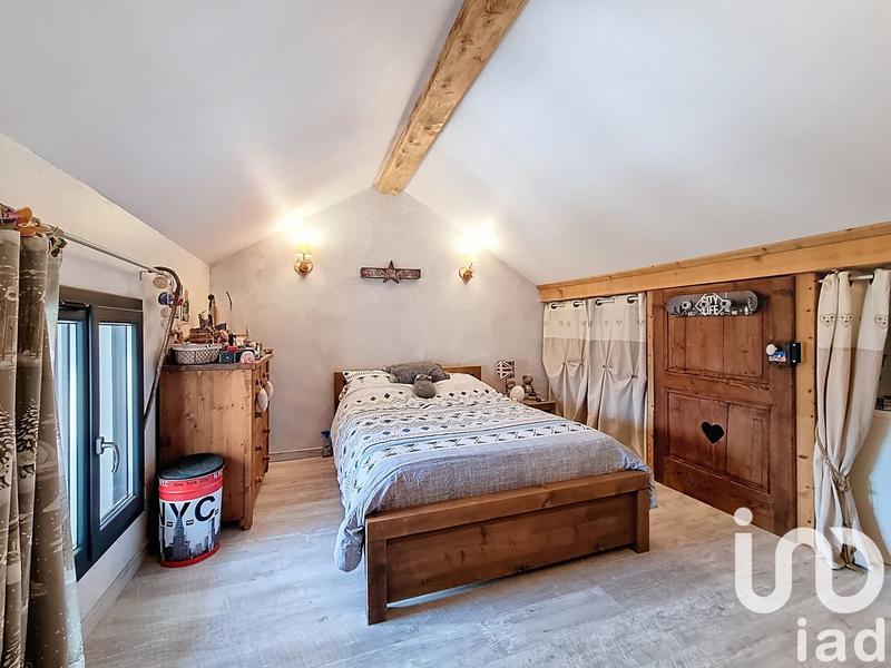 Maison - 198 m² - 9 pièces