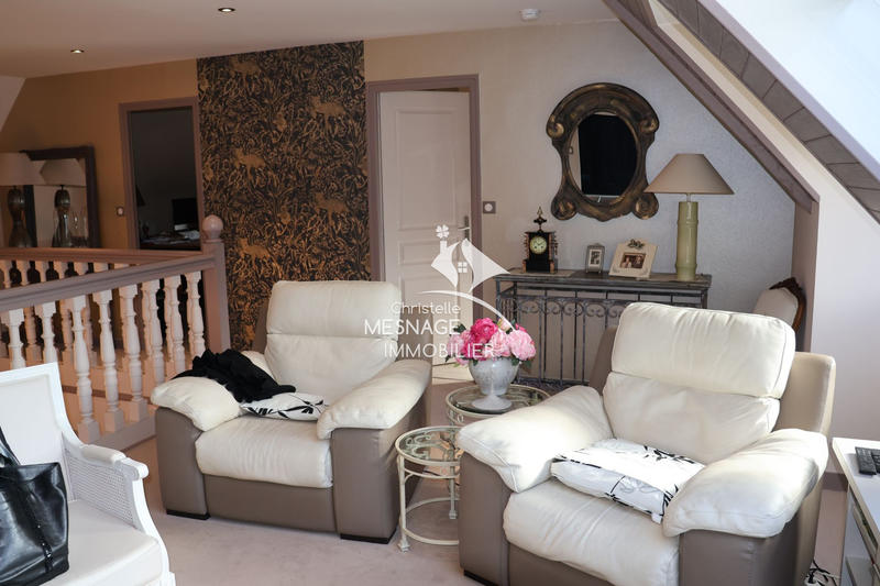 Maison - 211 m² - 8 pièces