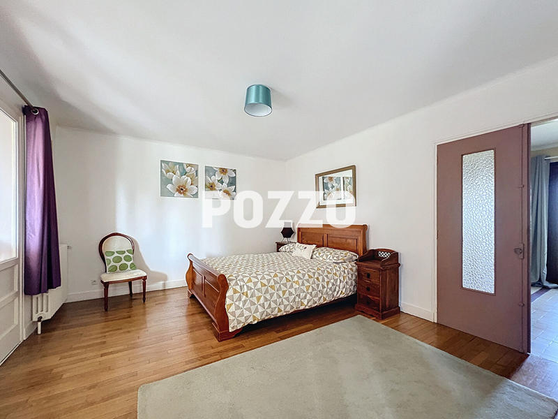 Maison - 196 m² - 10 pièces