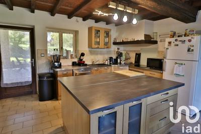 Maison - 199 m² - 8 pièces