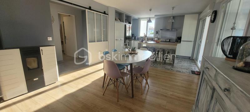 Maison - 204 m² - 8 pièces