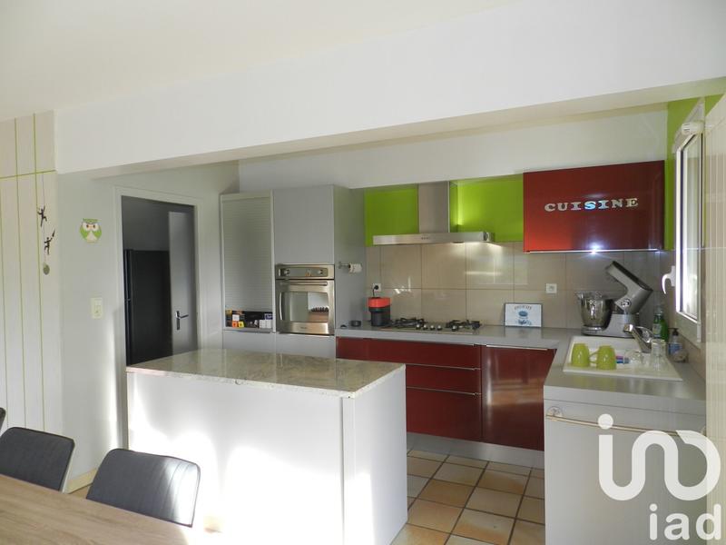 Maison - 240 m² - 9 pièces