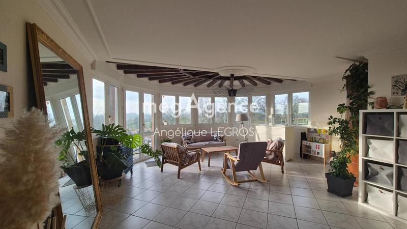 Maison - 200 m² - 8 pièces