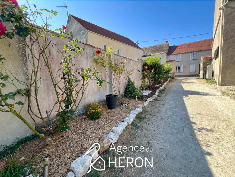 Maison - 177 m² - 9 pièces