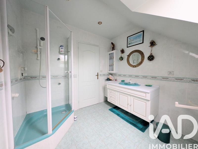 Maison - 201 m² - 7 pièces