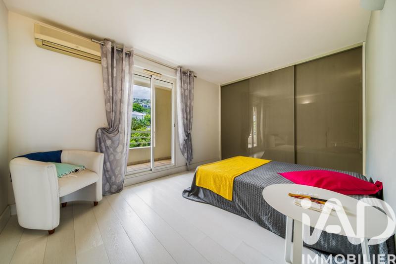 Duplex - 197 m² - 5 pièces