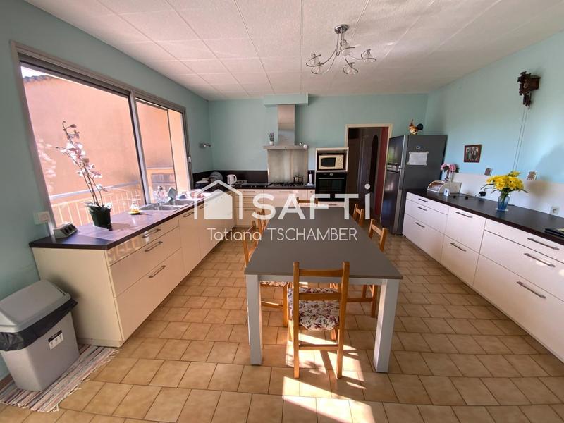 Maison - 327 m² - 9 pièces