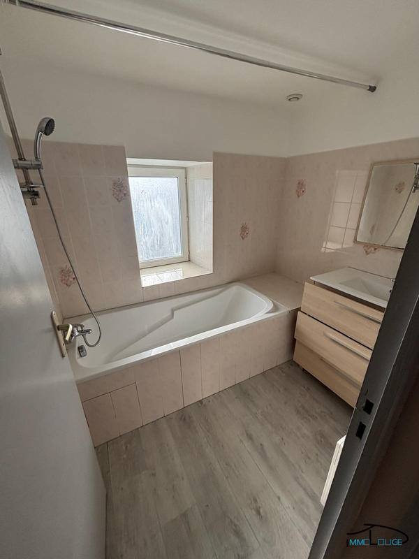 Appartement - 180 m² - 9 pièces